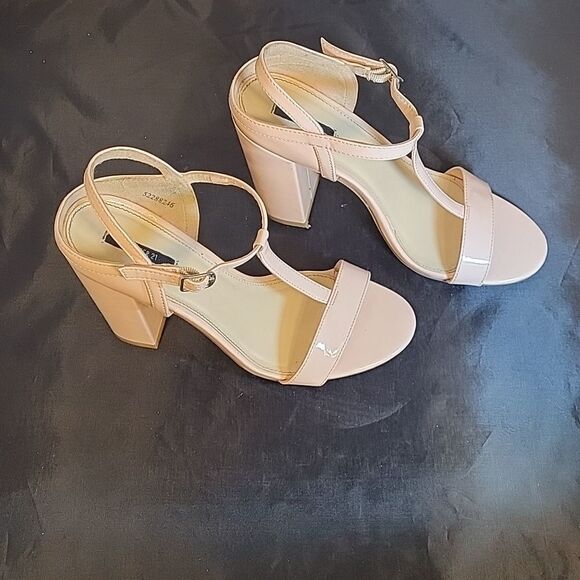 FOREVER 21 ANKLE STRAP OPEN TOE TWO STRAP BAND BLOCK HEEL SANDAL - Picture 15 of 15